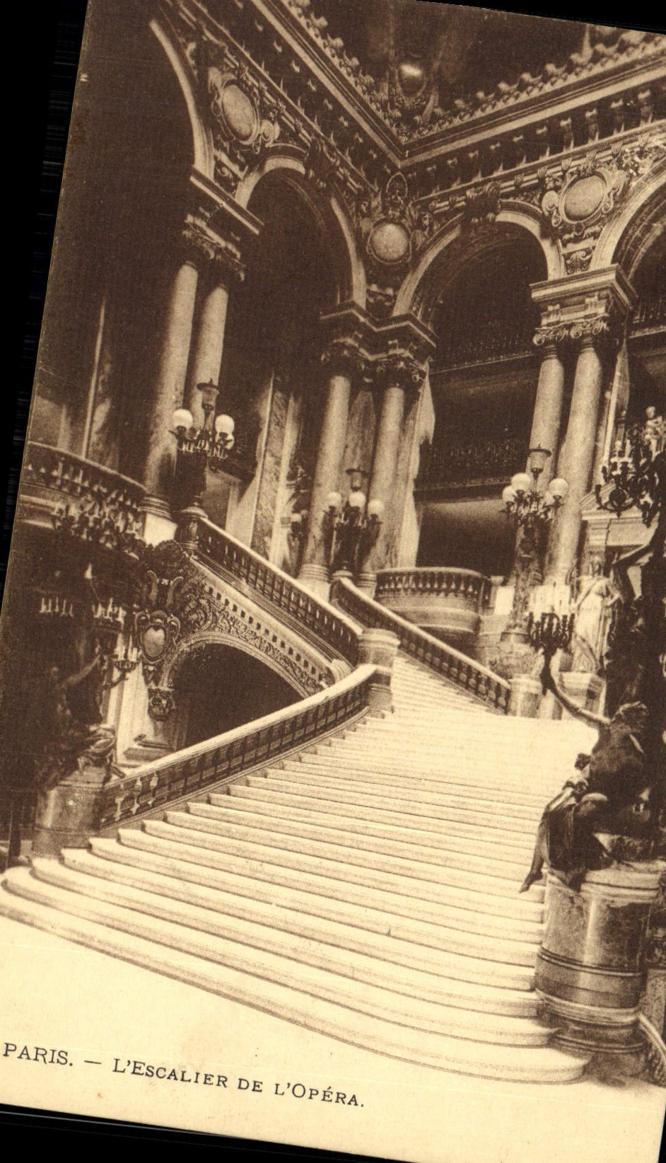 CPA Paris L'Escalier De L'Opera