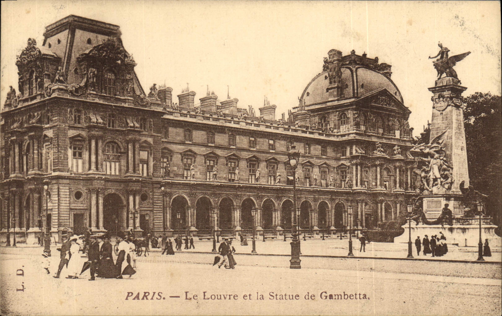 CPA Paris Le Louvre Et La Statue De Gambetta