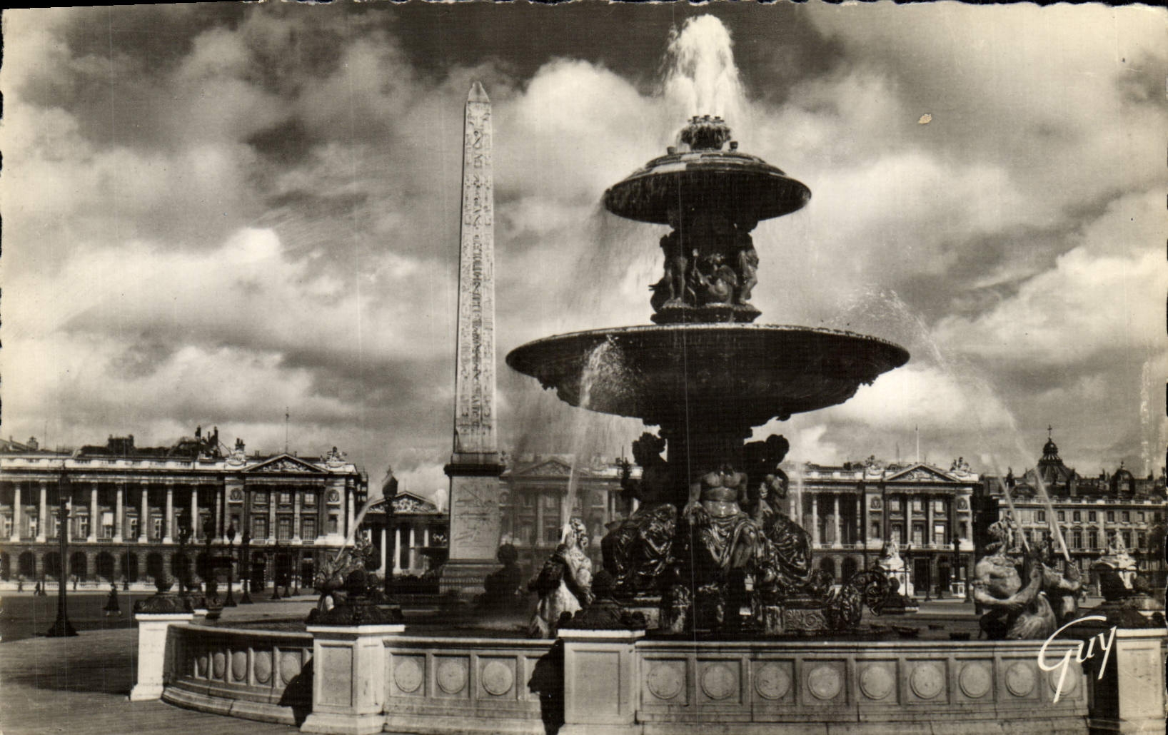 CPM Paris Et Ses Merveilles Place De La Concorde L'Une DEs Fontaines Et l'Obelisque