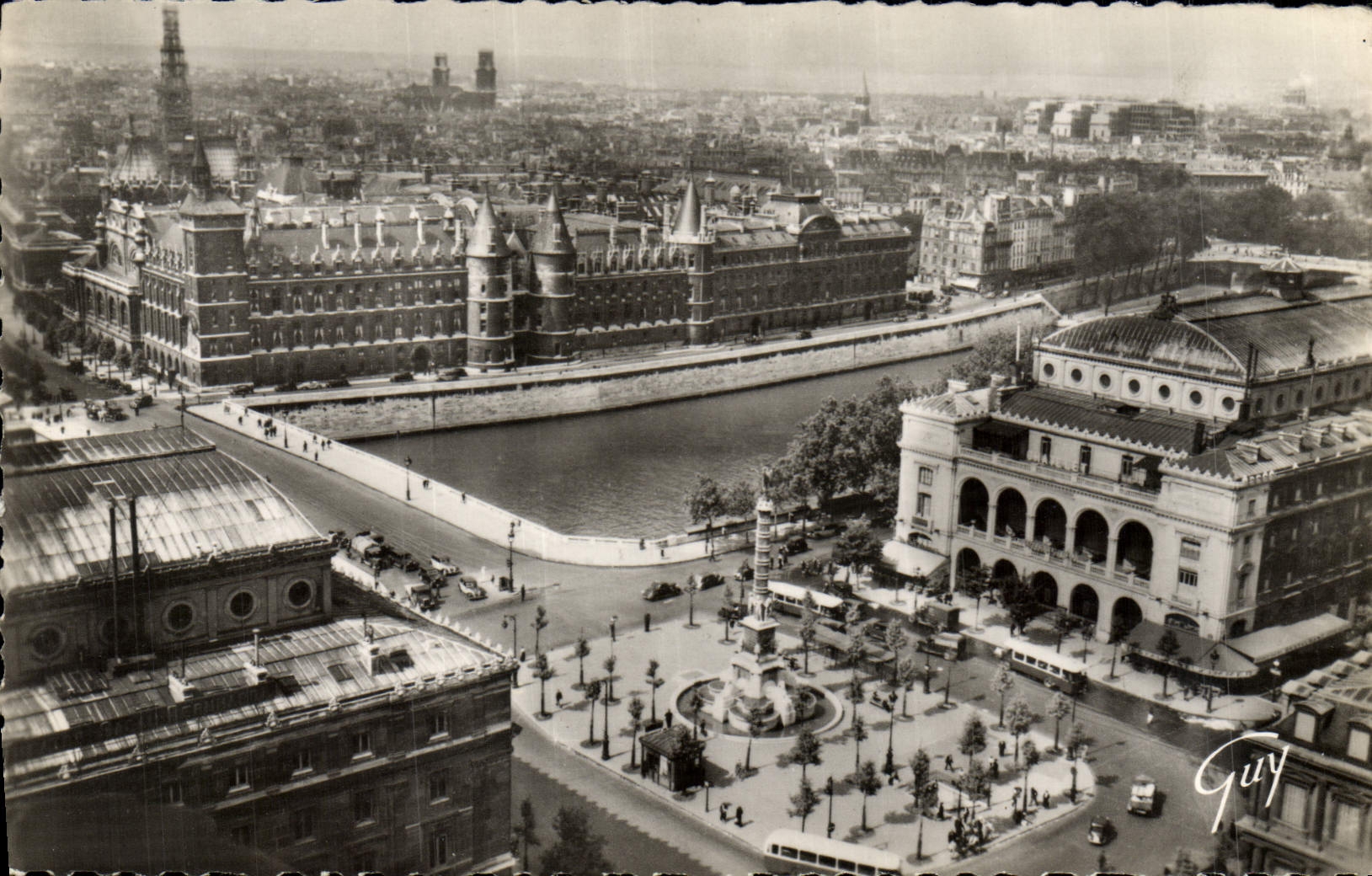 CPM Paris Et Ses Merveilles Panorama Sur La Place Du Chatelet Et Le Palais De Justice