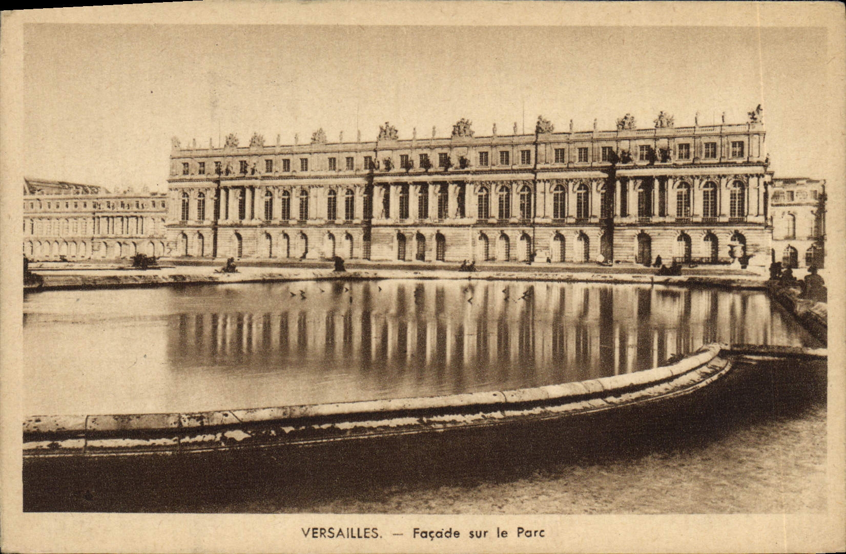 CPA Versailles Facade Sur Le Parc
