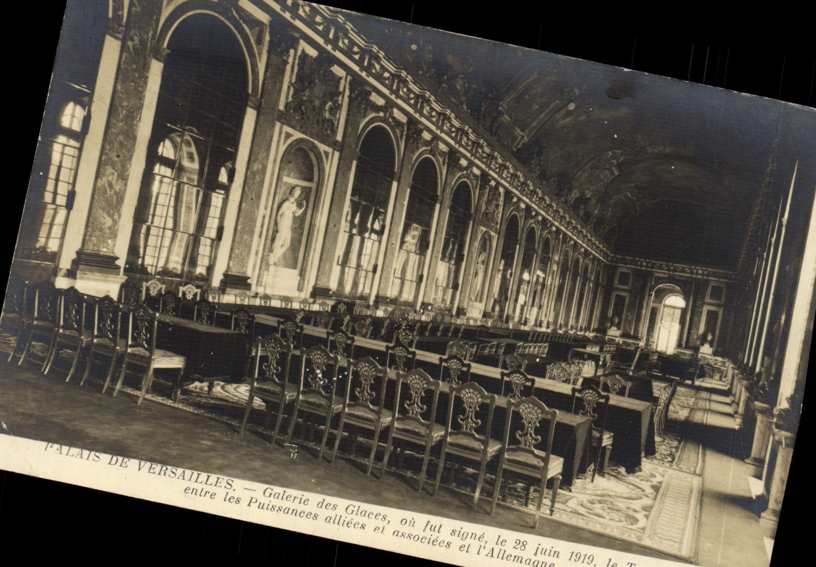 CPA Palais De Versailles Galerie des glaces