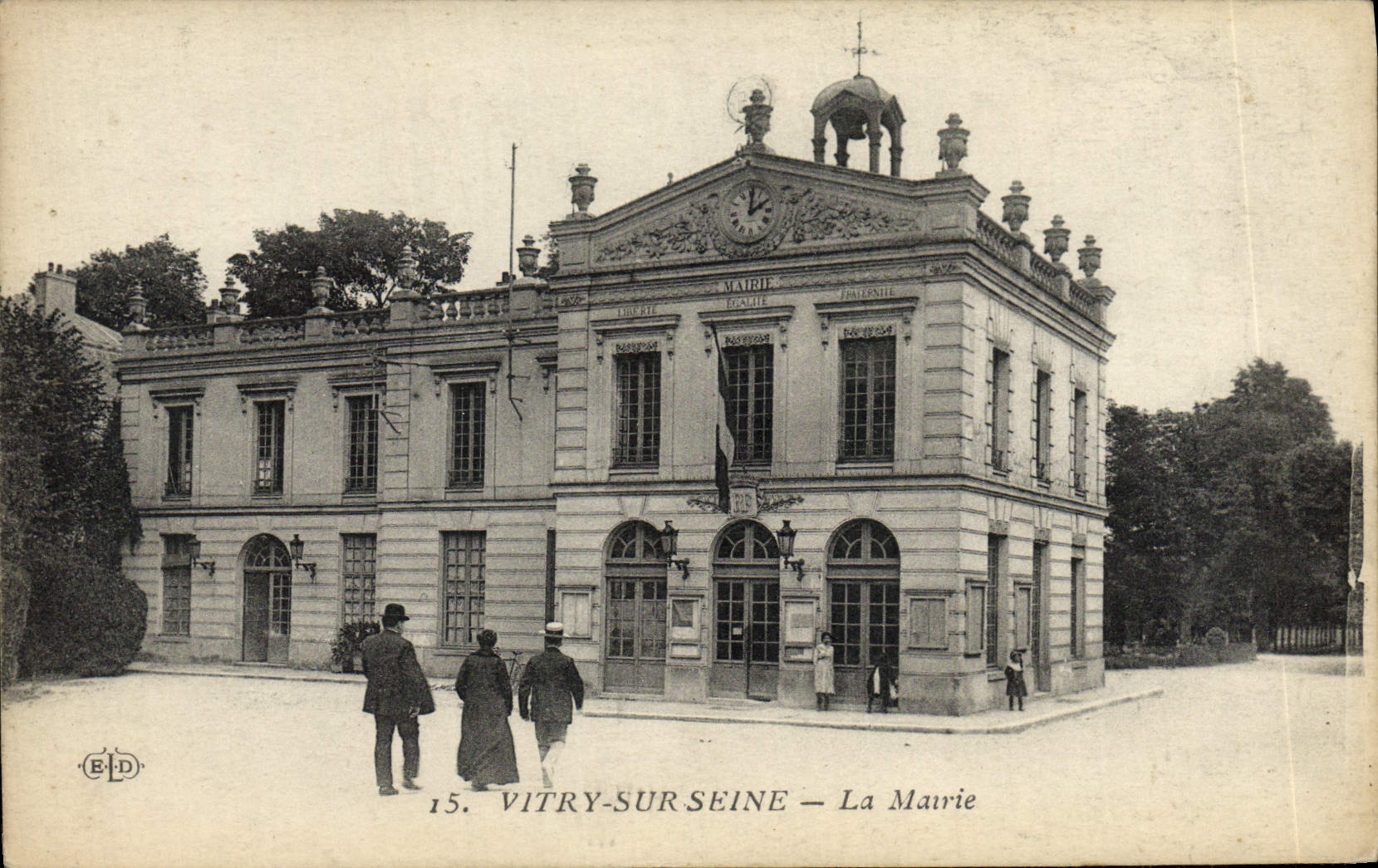 VINTAGE POSTCARD Vitry On the Seine the Marie
