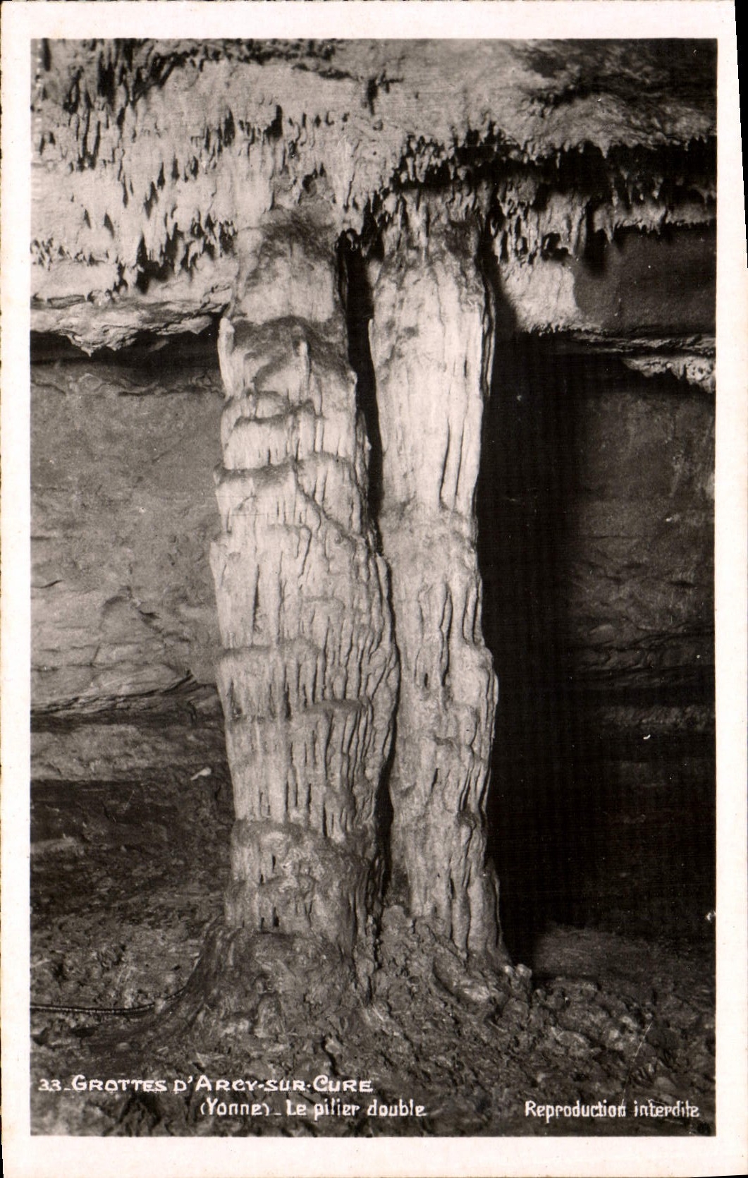 VINTAGE POSTCARD Gropttes D' Arcy On Cure the Double Pillar