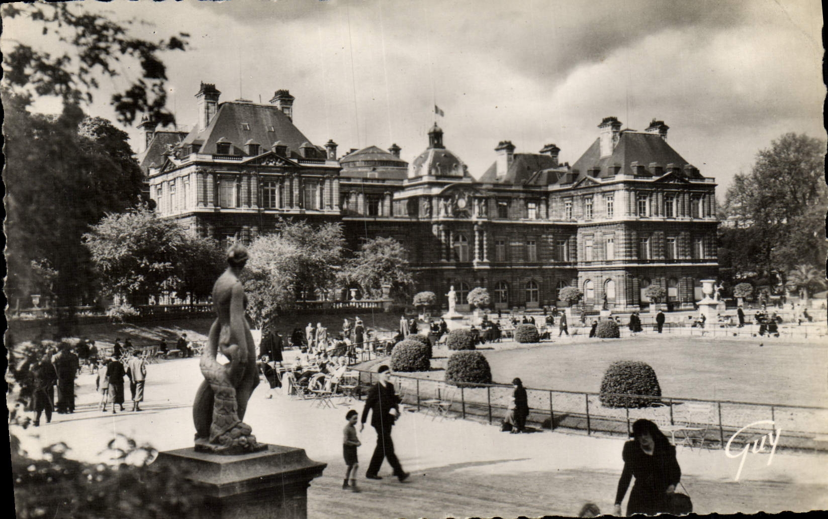 CPM Paris Et Ses Merveilles Jardin Et Palais Du Luxembourg