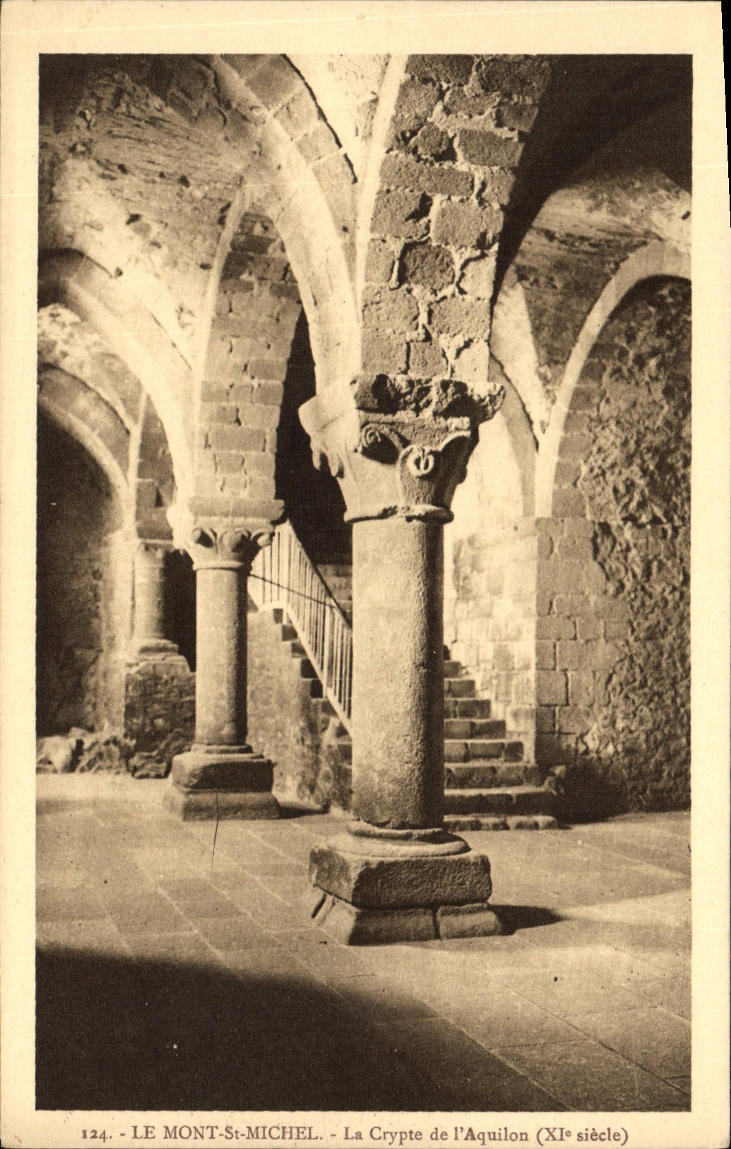 CPA Le Mont St Michel La Crypte De l'Aquilon