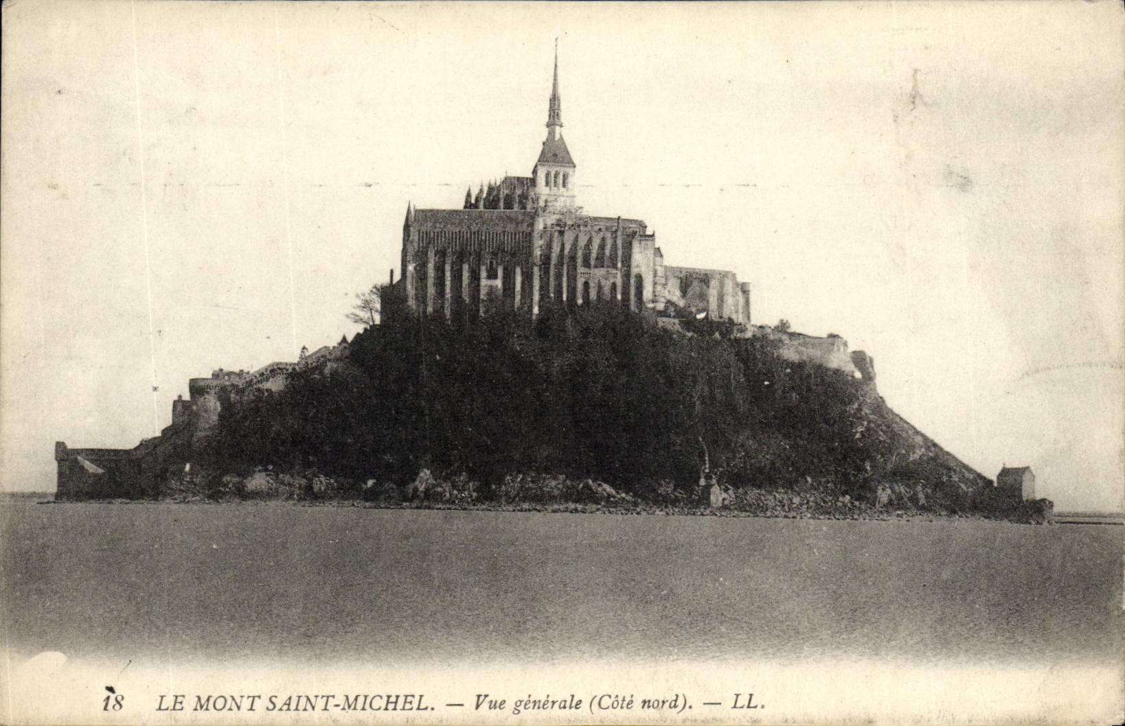 CPA Le Mont Saint Michel Vue Generale