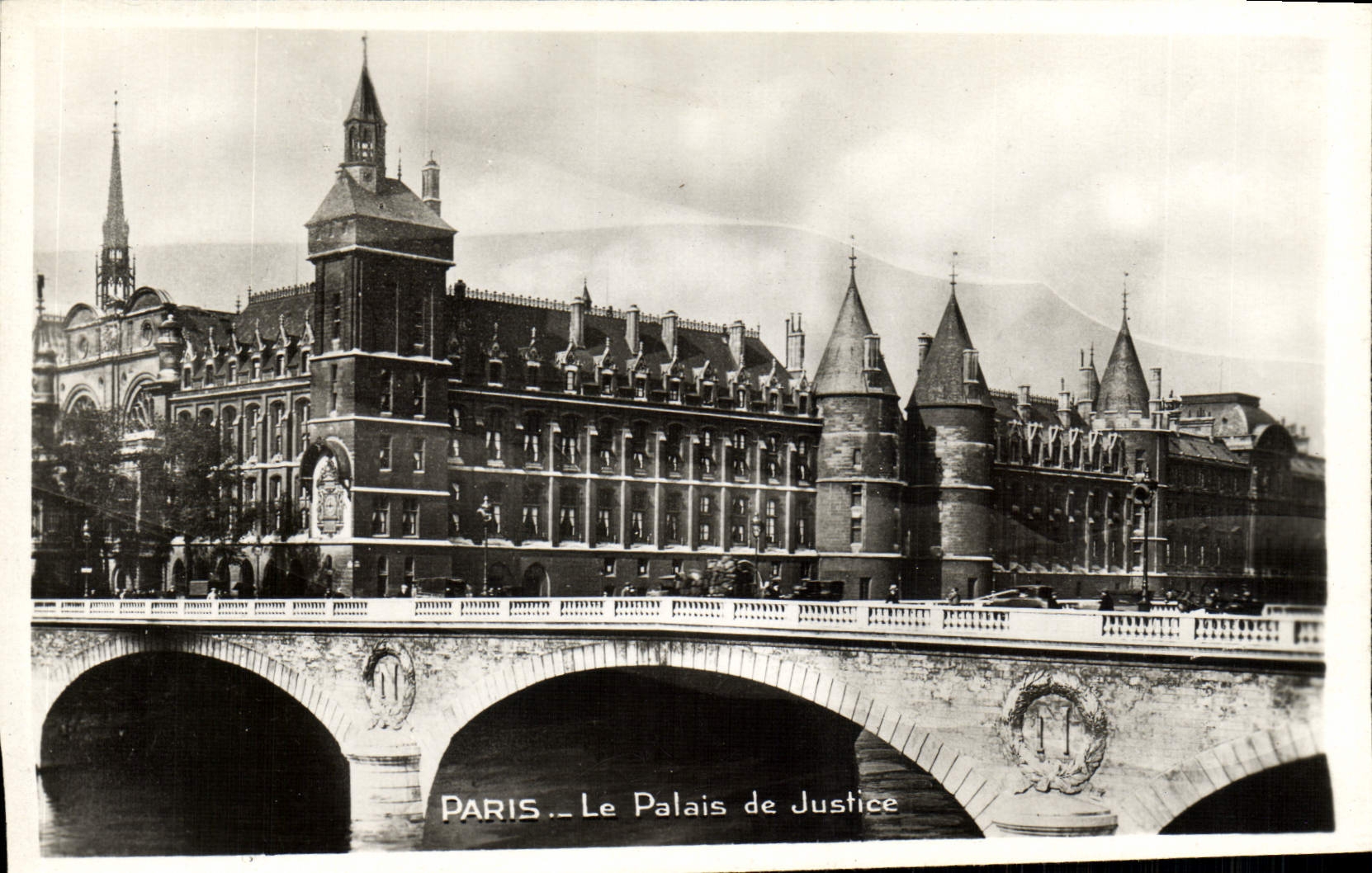 CPM Paris Le Palais De Justice