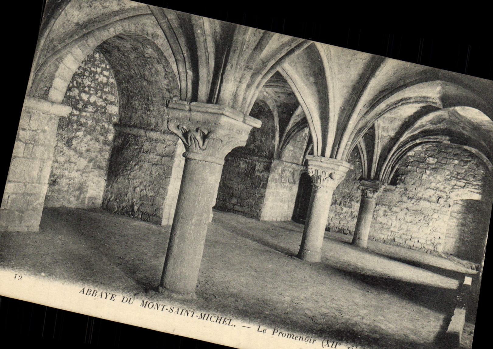 CPA Abbaye Du Mont Saint Michel Le Promenoir