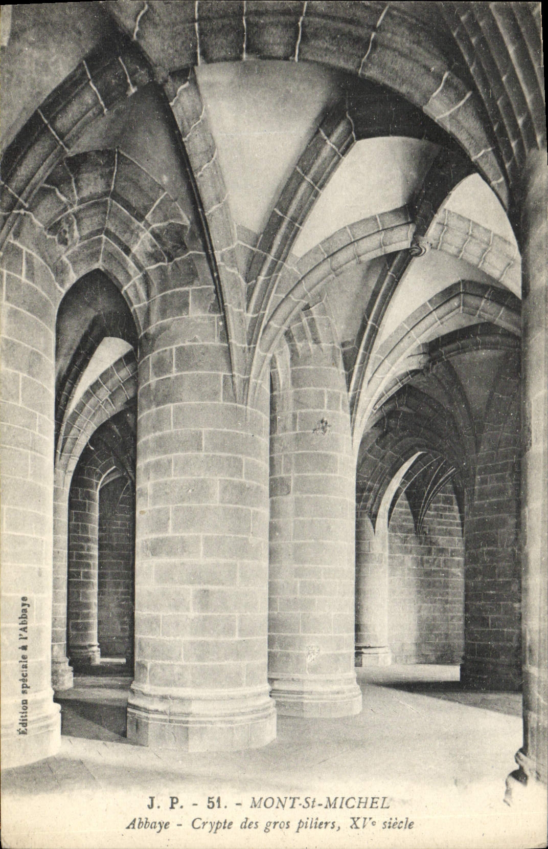 CPA Mont Saint Michel Abbaye Crypte Des Gros piliers