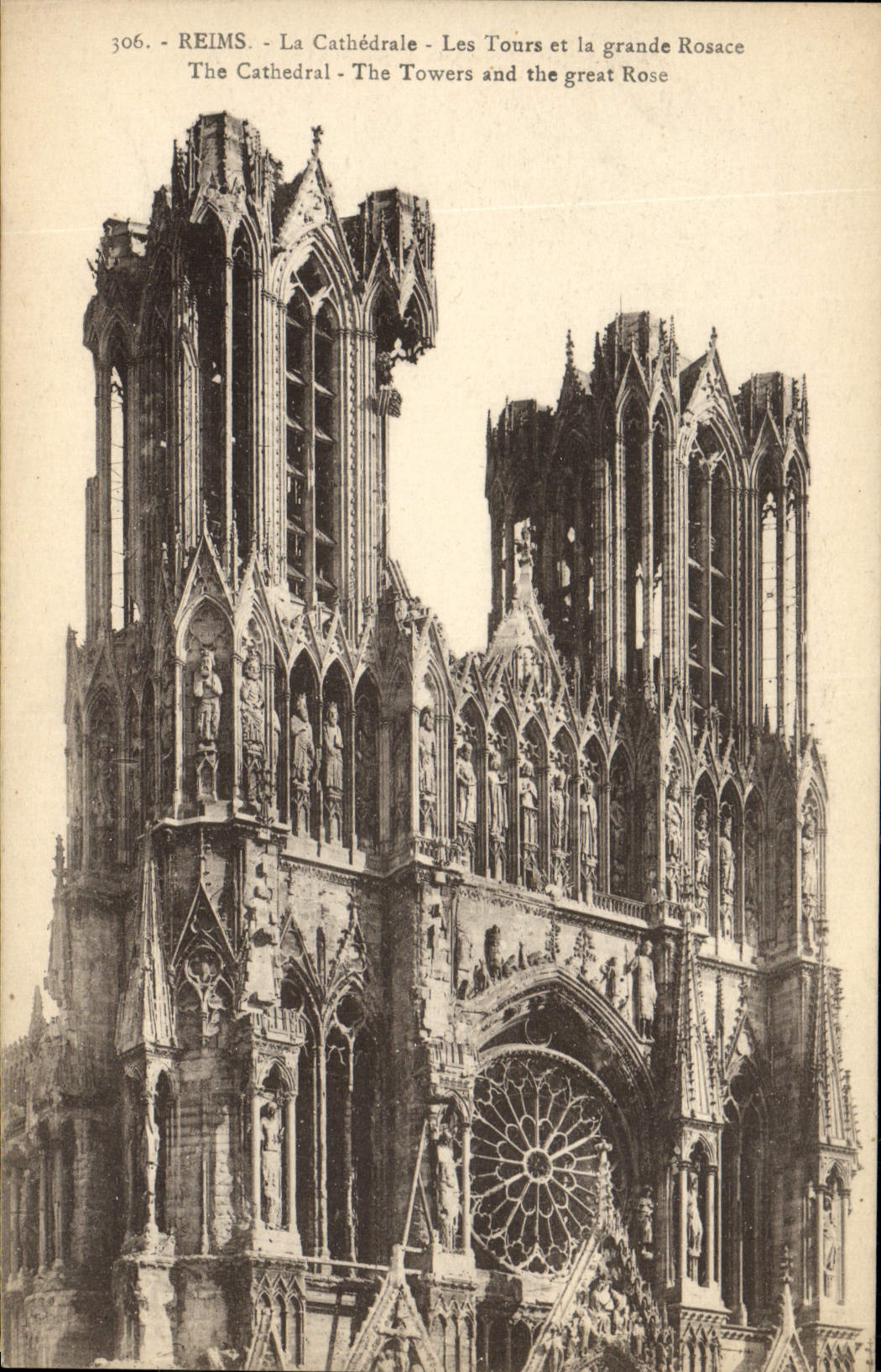 CPA Reims La Cathedrale Les Tours Et La Grande Rosace