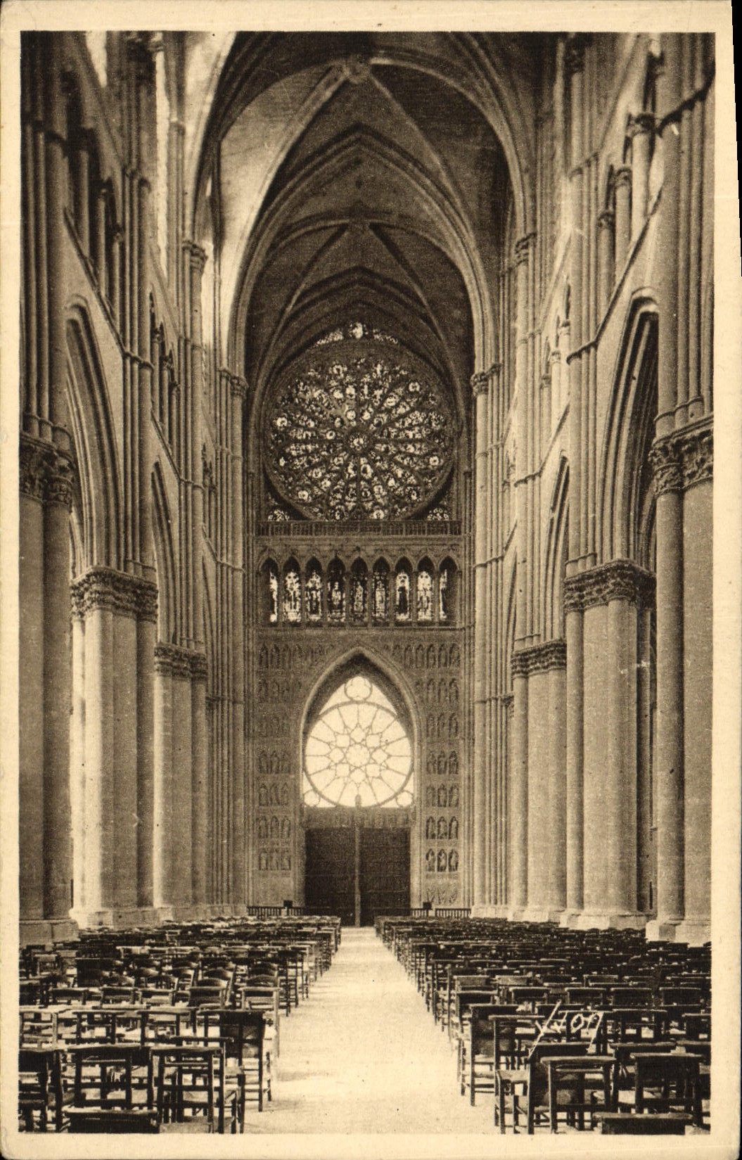 CPA La Douce France Reims La Cathedrale La Nel Et Le Rosace