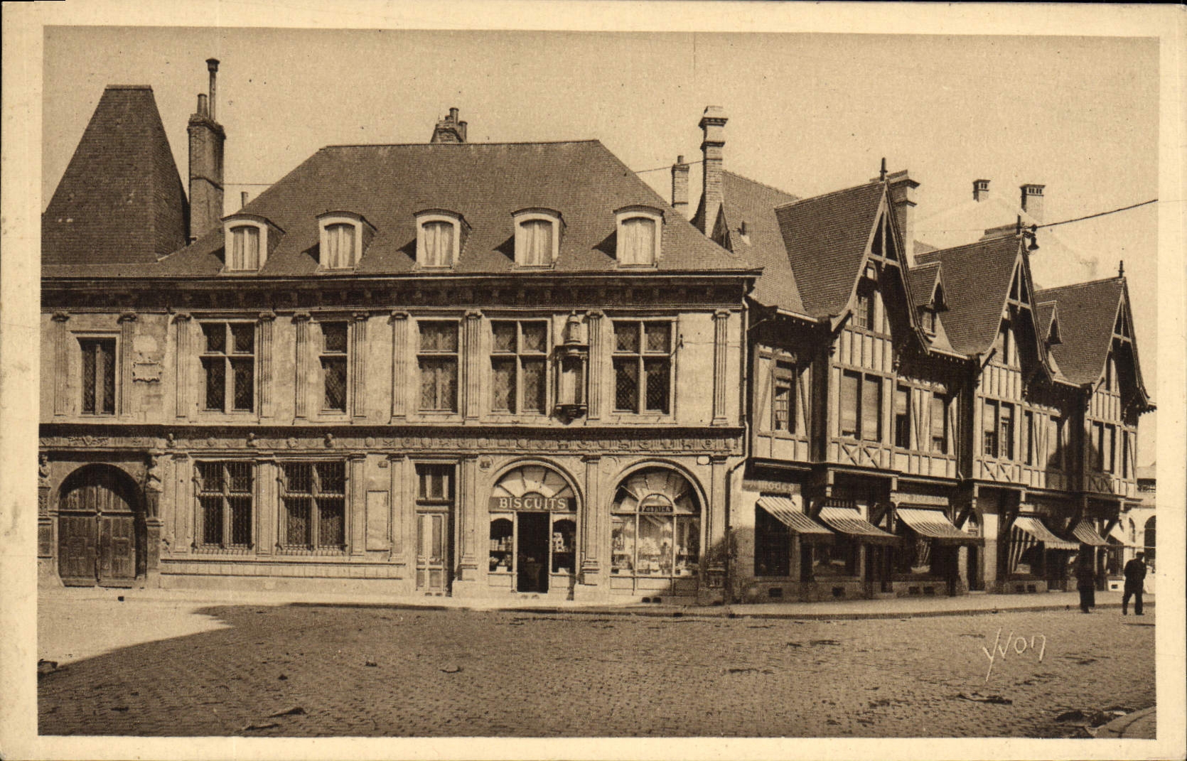 VINTAGE POSTCARD Soft France Rheims Old women Remoises Houses