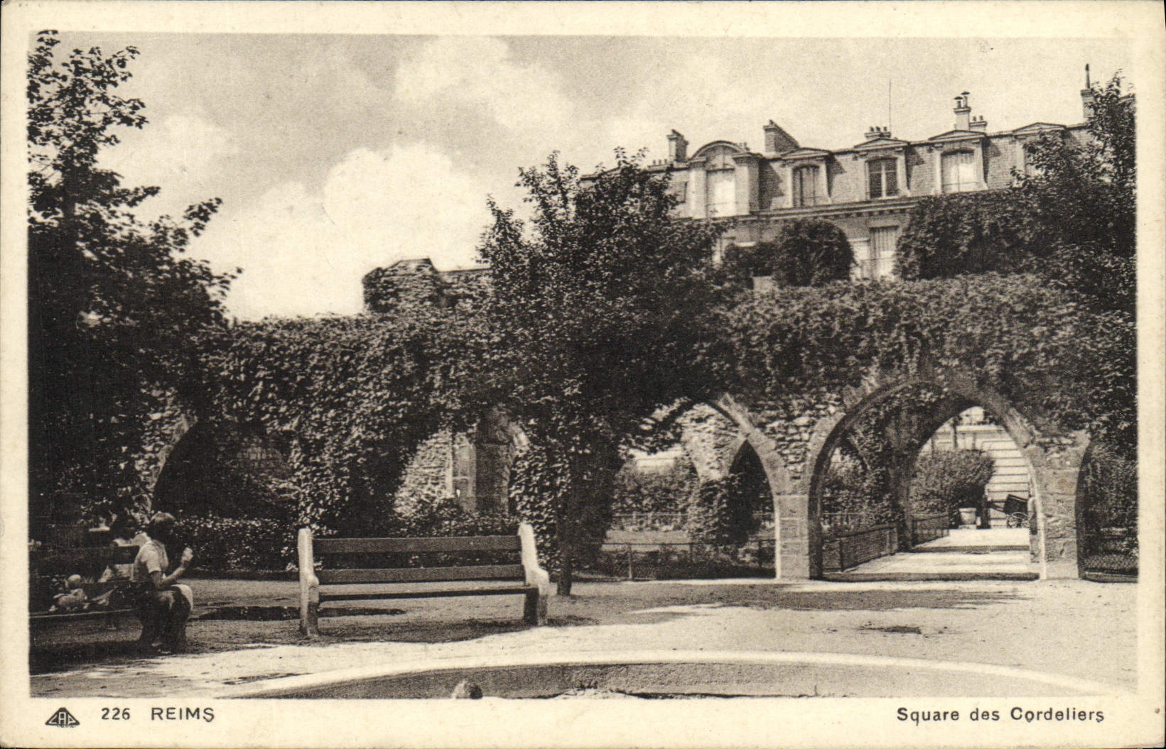 Jardín público de Reims de la POSTAL de la VENDIMIA de Cordeliers