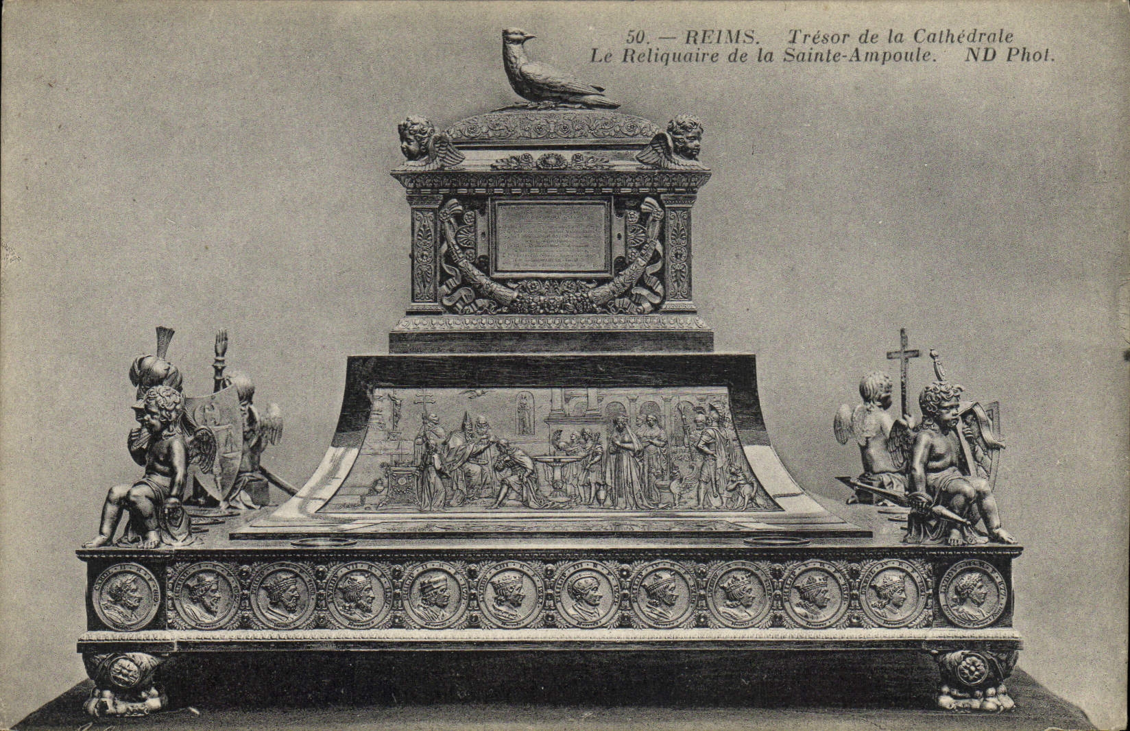 CPA Reims Tresor De La Cathedrale Le Reliquaire De La Sainte Ampoule