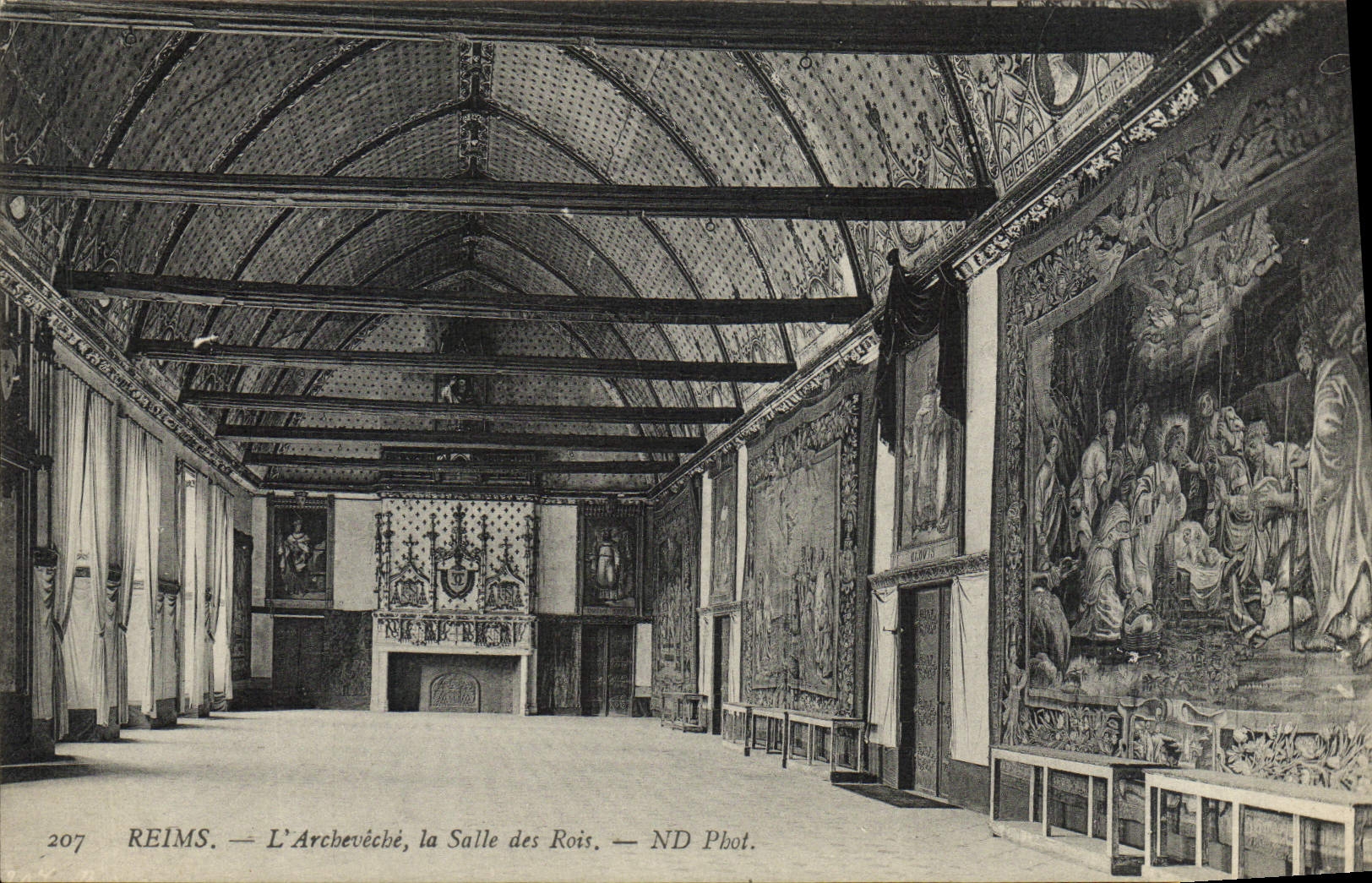 POSTAL Reims de la VENDIMIA el palacio del arzobispo el cuarto de los reyes