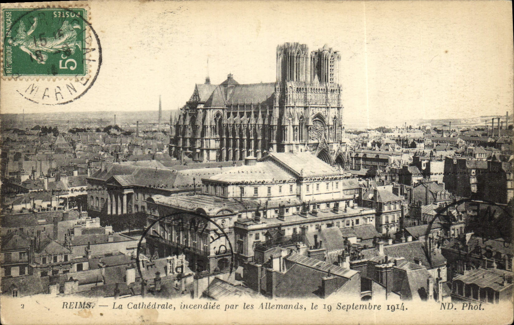 CPA Reims La Cathedrale Incendiee Par Les Allemands L