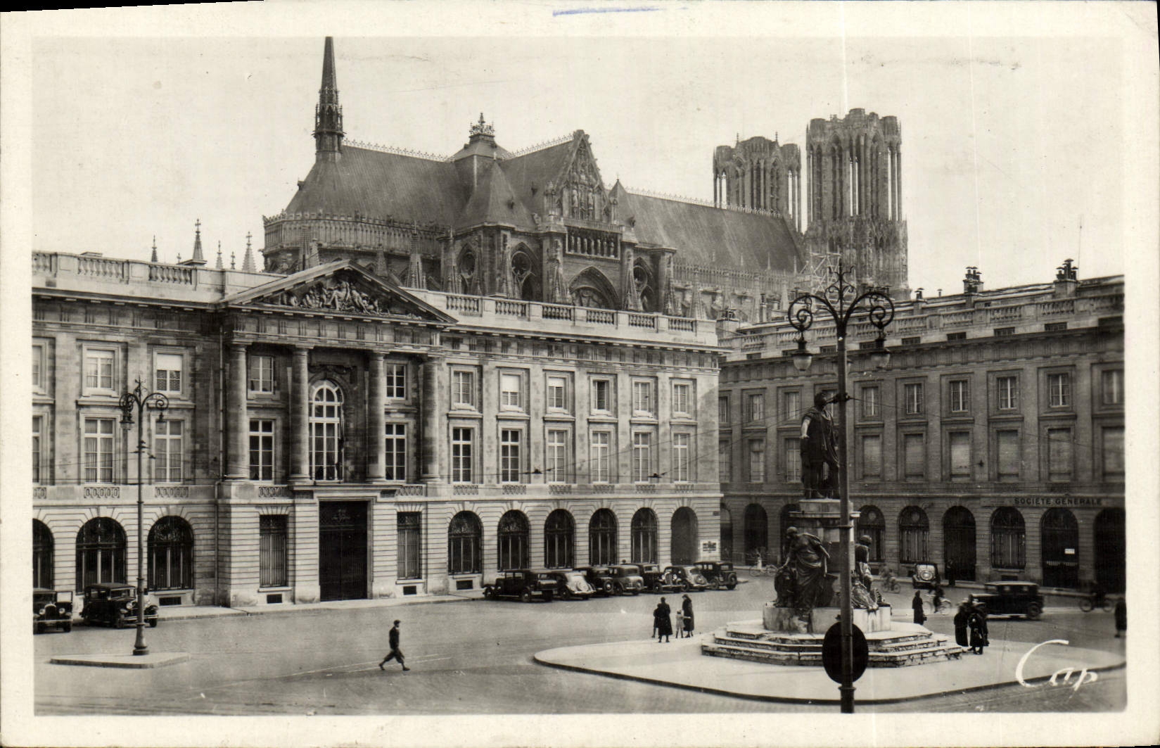 VINTAGE POSTCARD Rheims Places Royal And the Cathedral