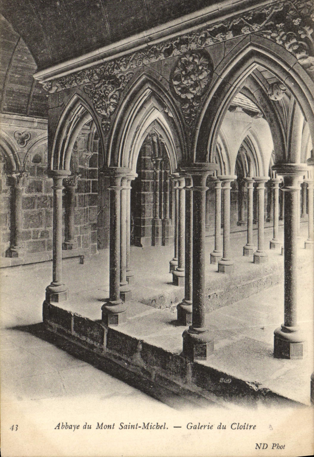 CPA Abbaye Du Mont Saint Michel Galerie Du Cloitre