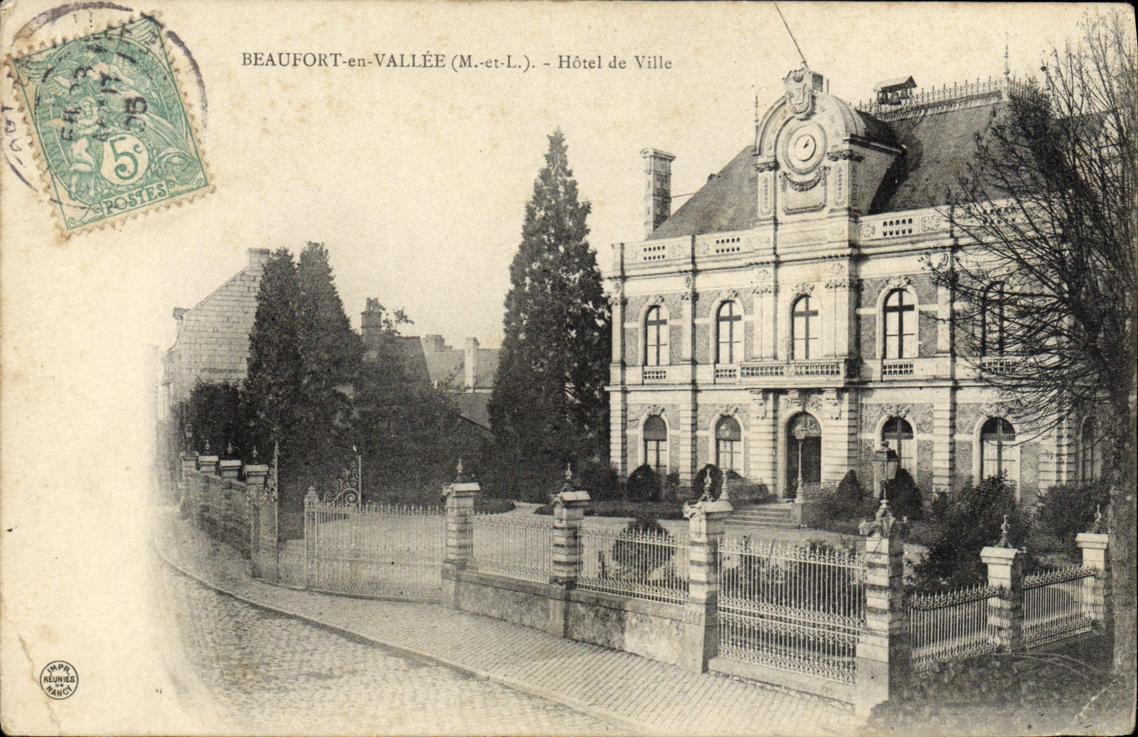 CPA Beaufort en Vallee Hotel de Ville