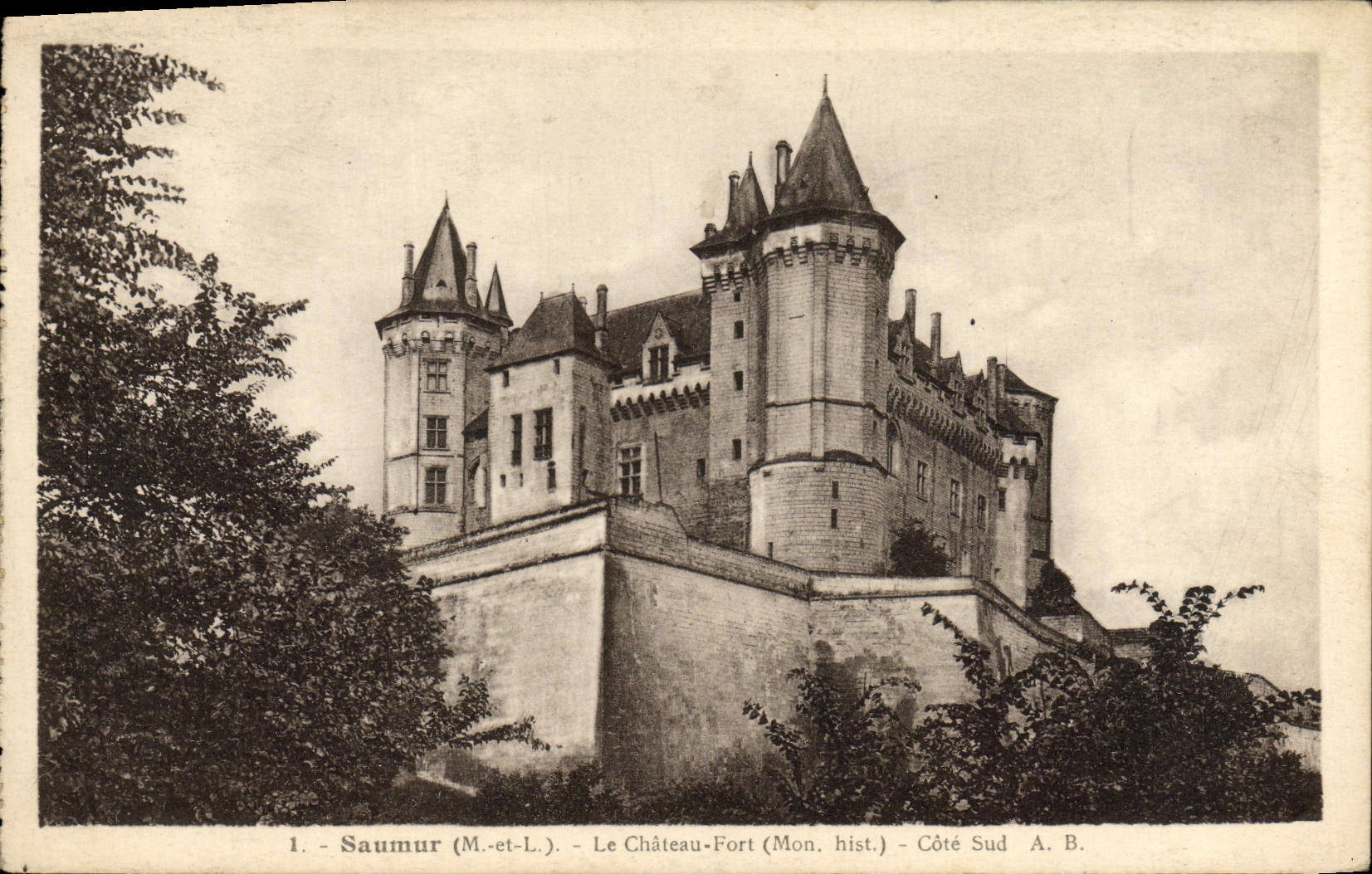 CPA Saumur Le Chateau Facade sud