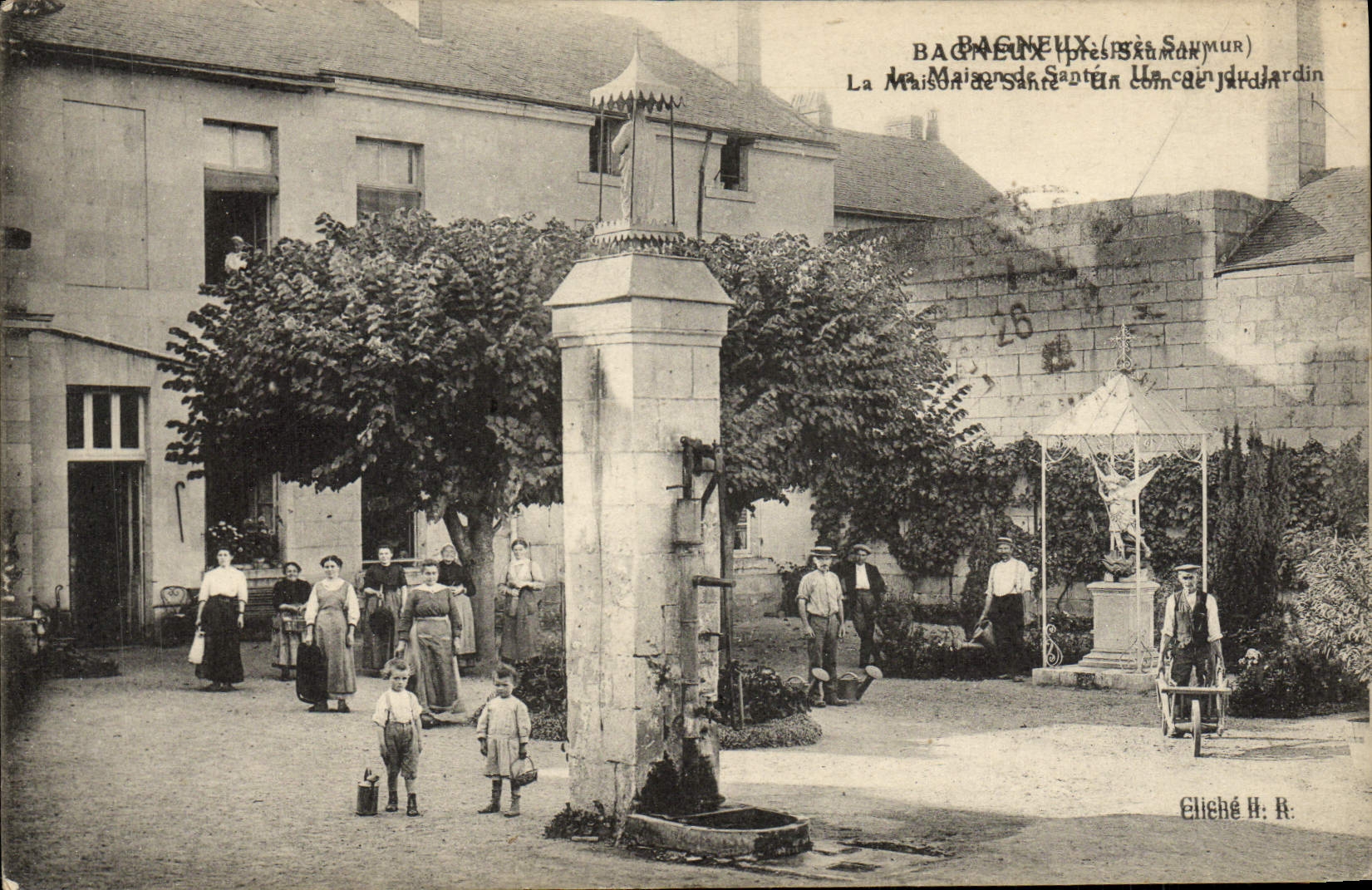 CPA Bagneux pres Saumur La maison de sante Un coin du jardin TOP 