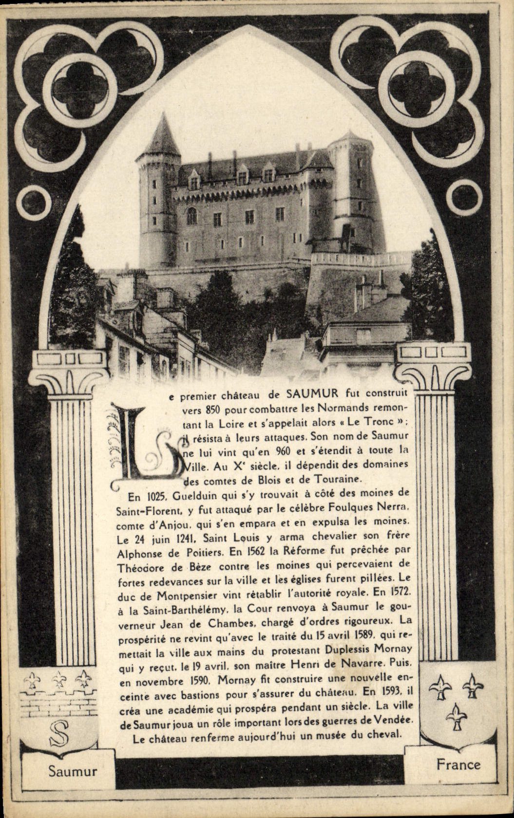 VINTAGE POSTCARD Saumur Castle