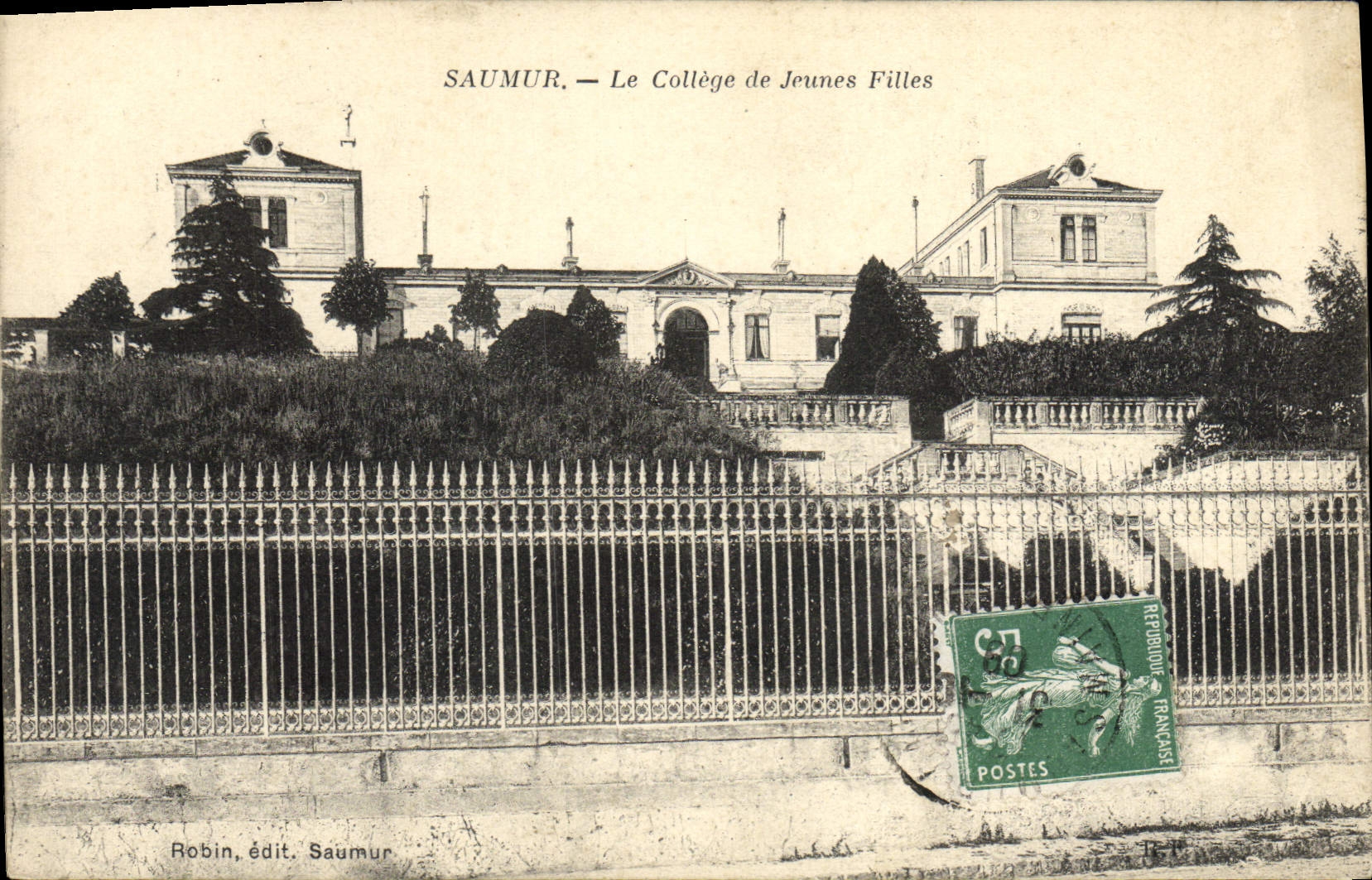 VINTAGE POSTCARD Saumur the College of Young girls
