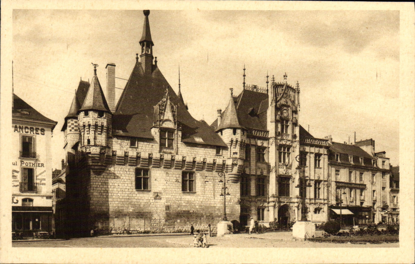 VINTAGE POSTCARD Saumur Places Town hall