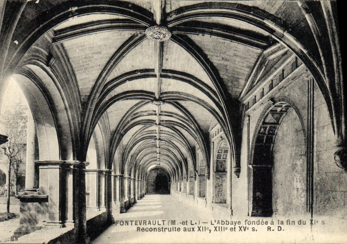 CPA Fontevrault L'Abbaye 