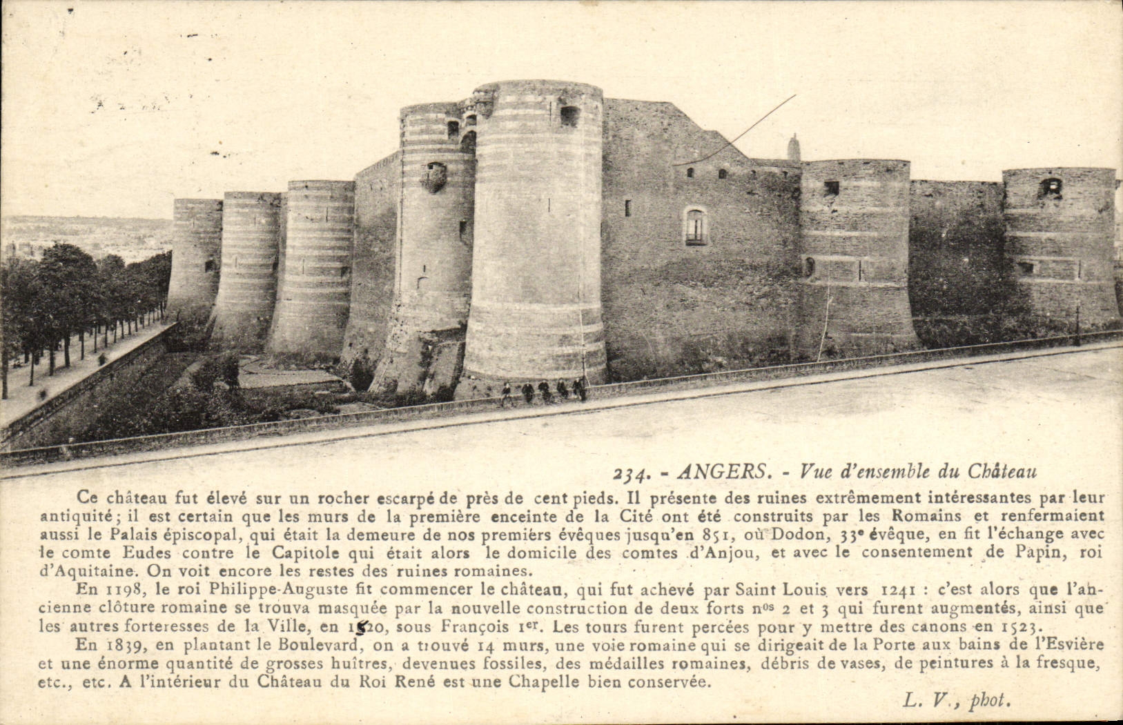 CPA Angers Vue d'ensemble du Chateau