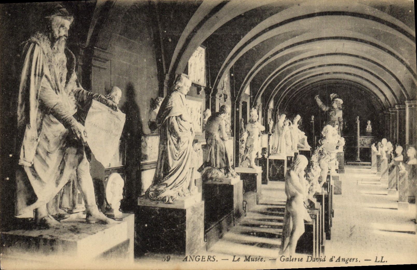 CPA Angers Le Musee Galerie David d'Angers