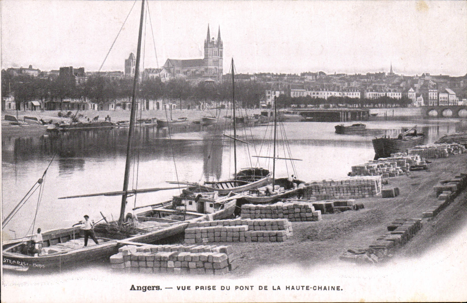 CPA Angers Vue Prise Du Pont De La Haute Chaine Bateau