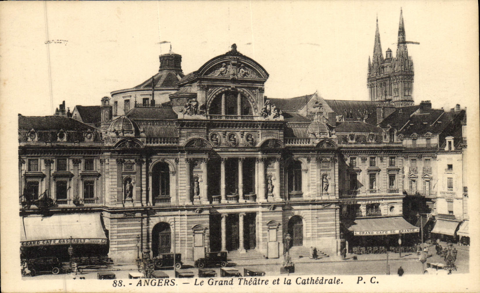 CPA Angers Le Grand Theatre et la Cathedrale Grand cafe de France