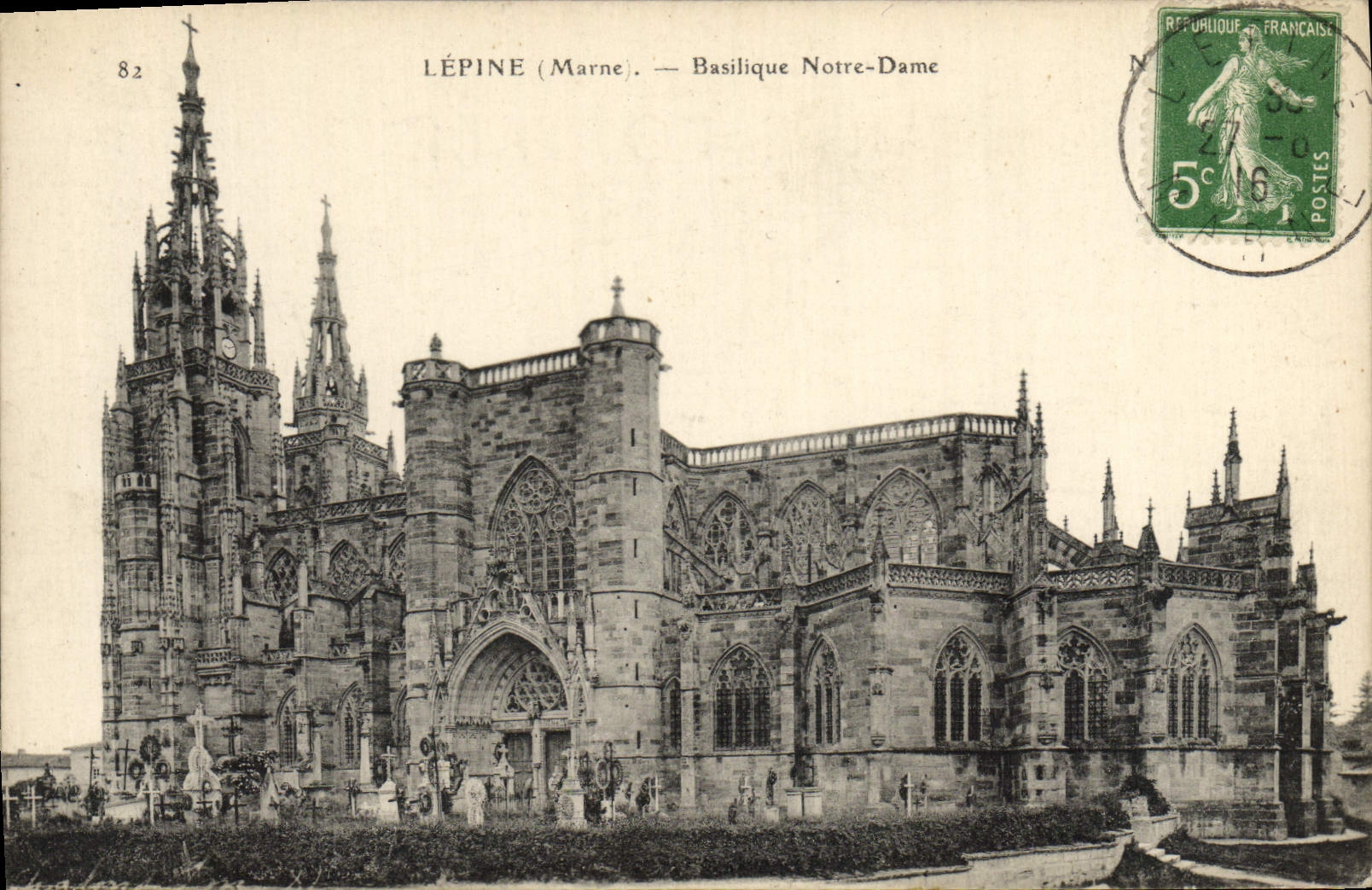VINTAGE POSTCARD Notre Dame of the Spine Notre Dame Basilica