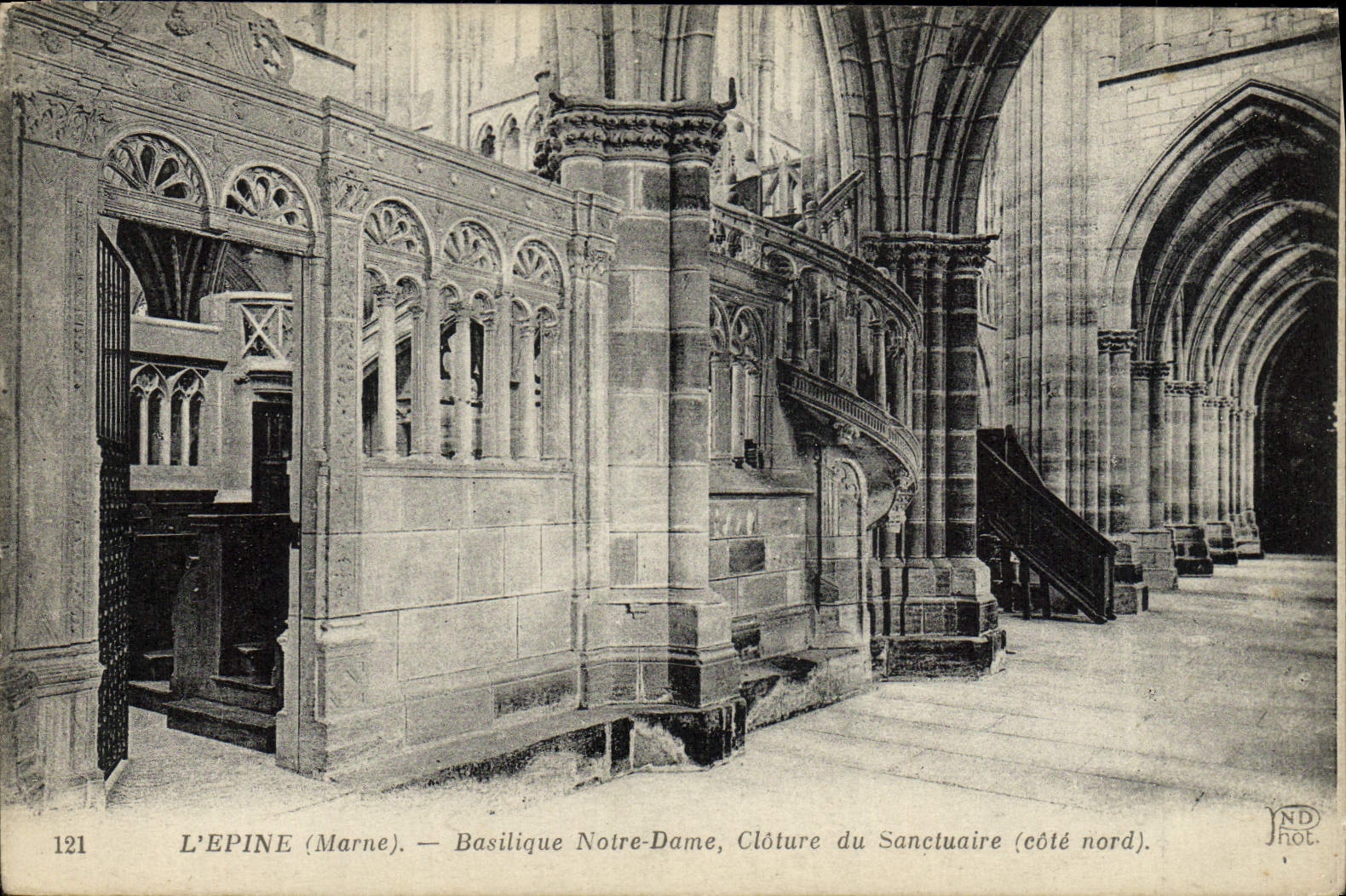 VINTAGE POSTCARD Lepine Basilique Notre Dame Encloses Sanctuary