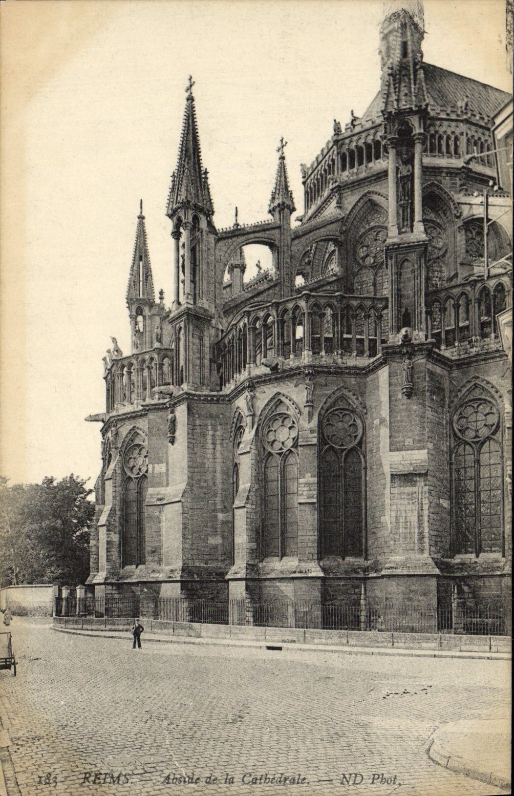 CPA Reims Abside de la Cathedrale
