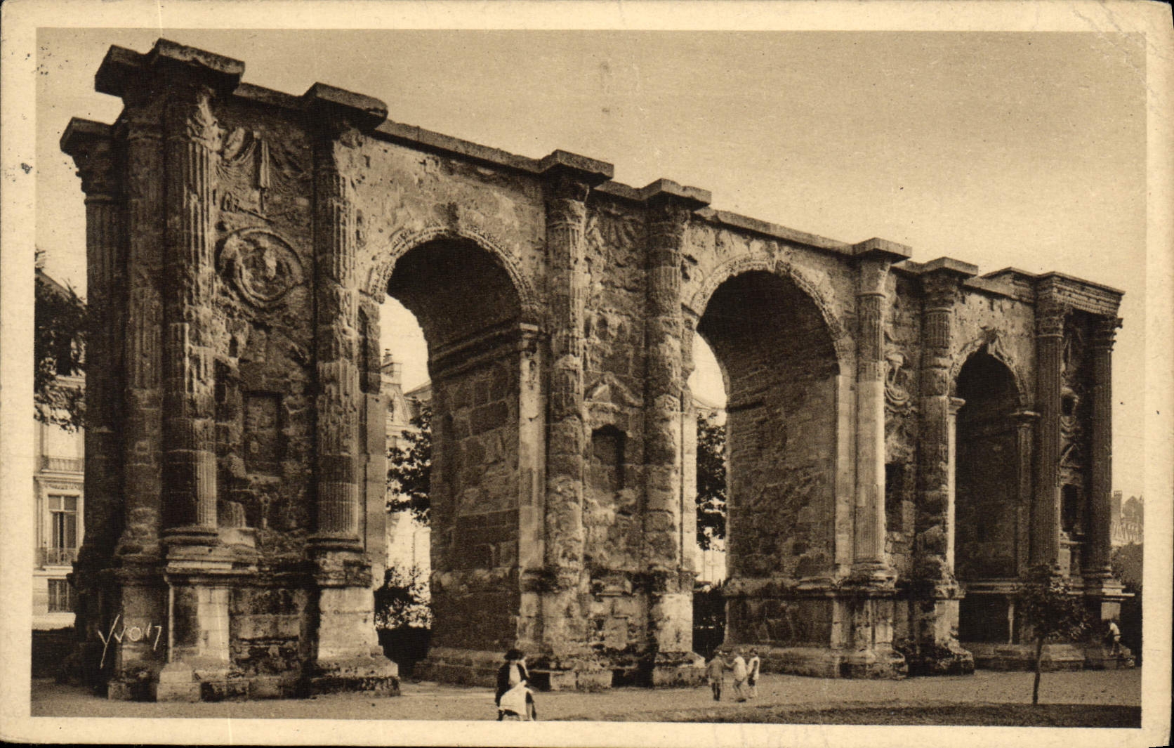 VINTAGE POSTCARD Rheims the door Mars