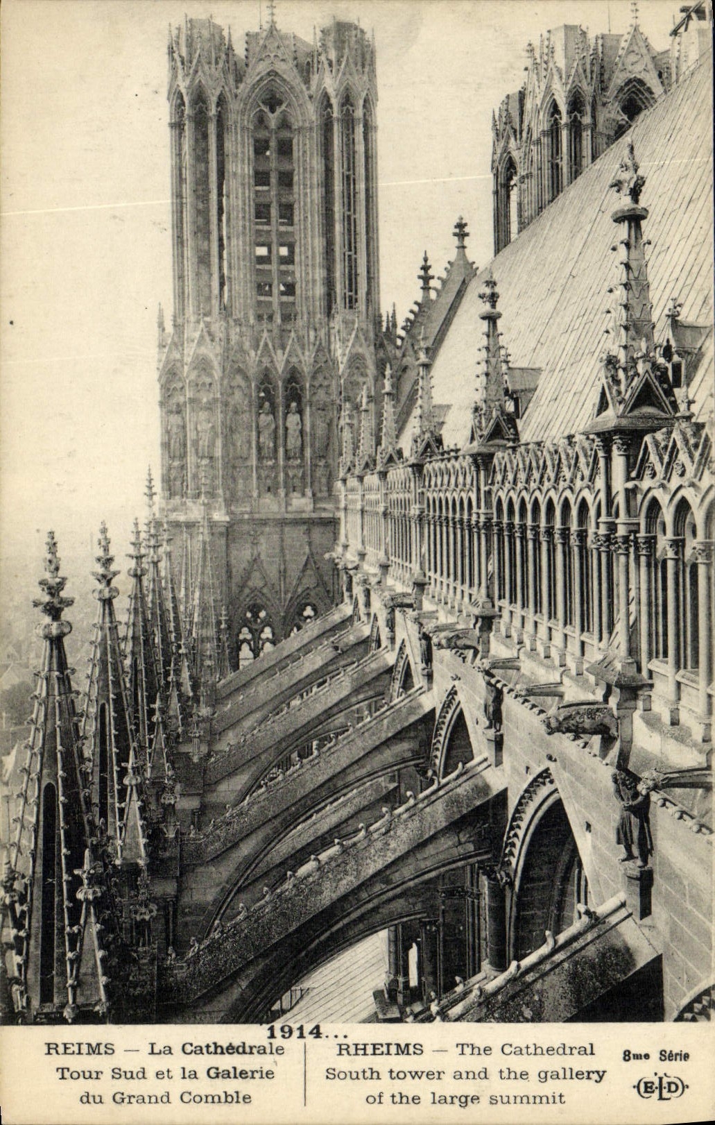 CPA Reims La Cathedrale Tour Sud et la Galerie du grand comble