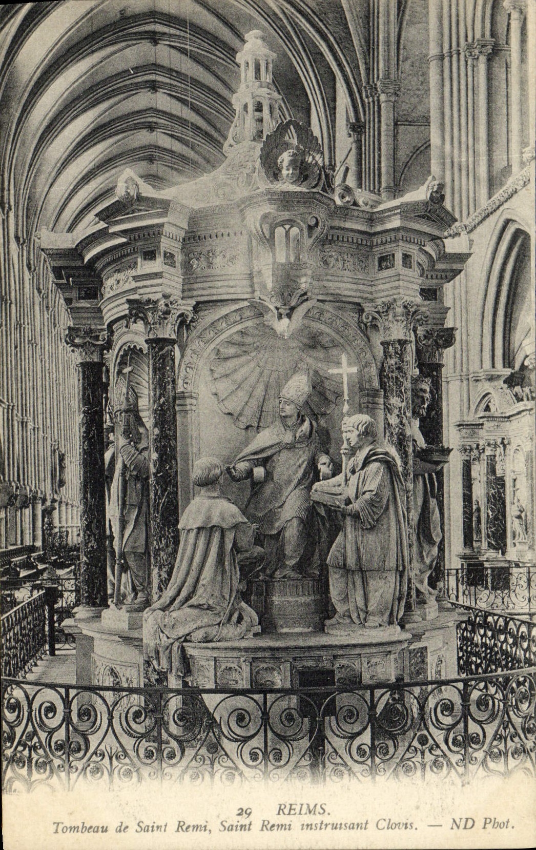 CPA Reims Tombeau de Saint Remi instruisant Clovis