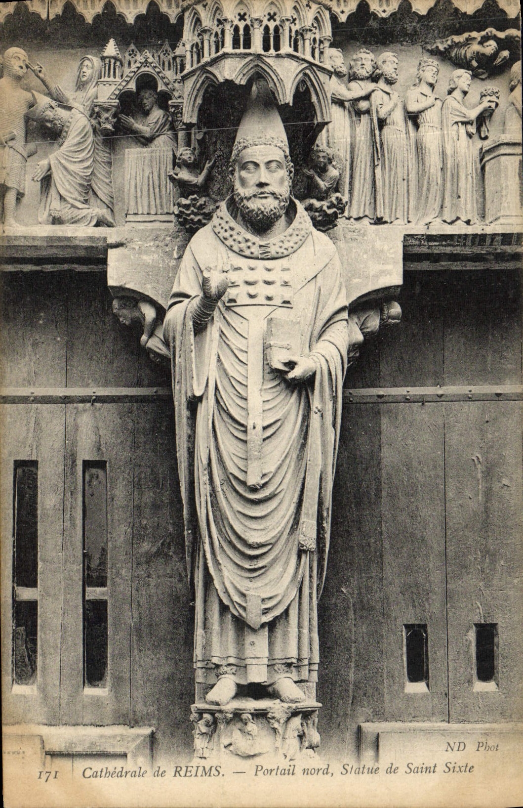 CPA Reims Cathedrale Portail nord Statue de Saint Sixte