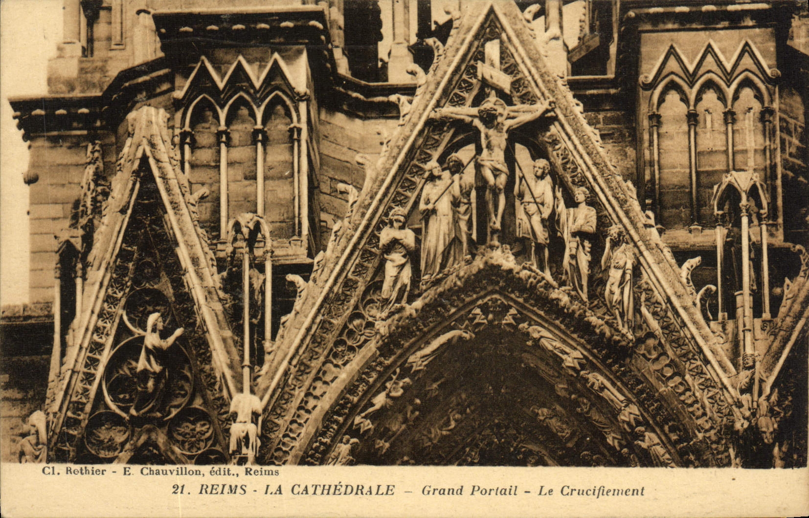 CPA Reims Cathedrale Grand Portail Le crucifiement