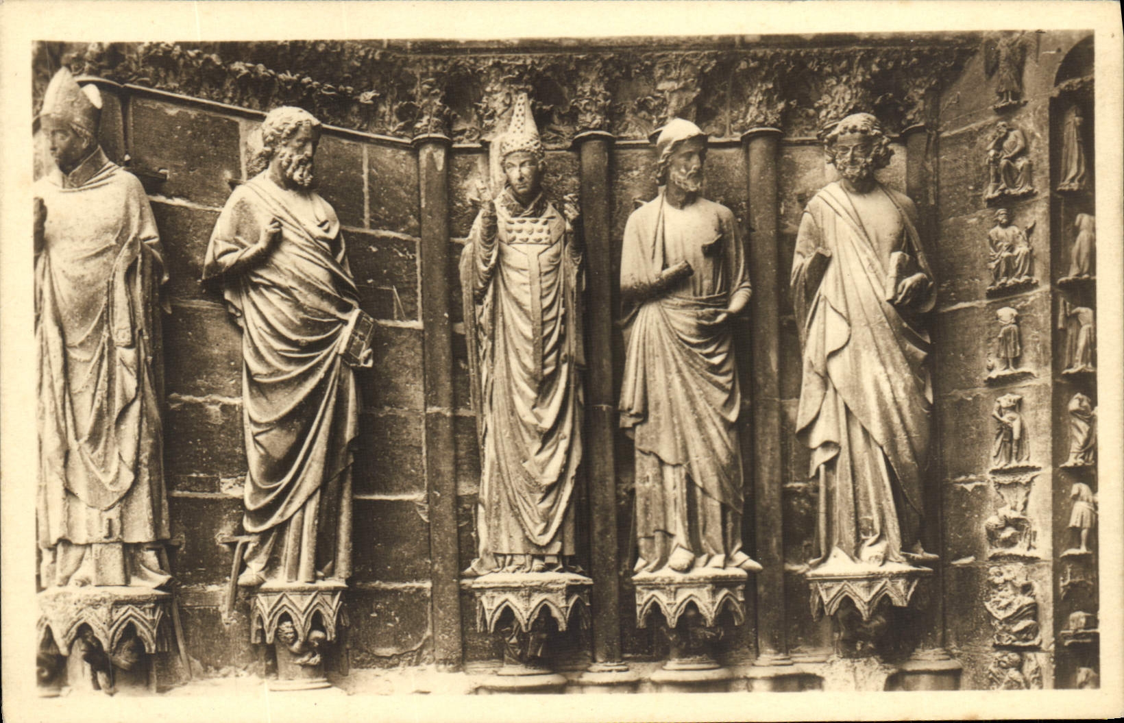 CPA Reims Cathedrale Ebrasement Nord du porche Sud du grand portail