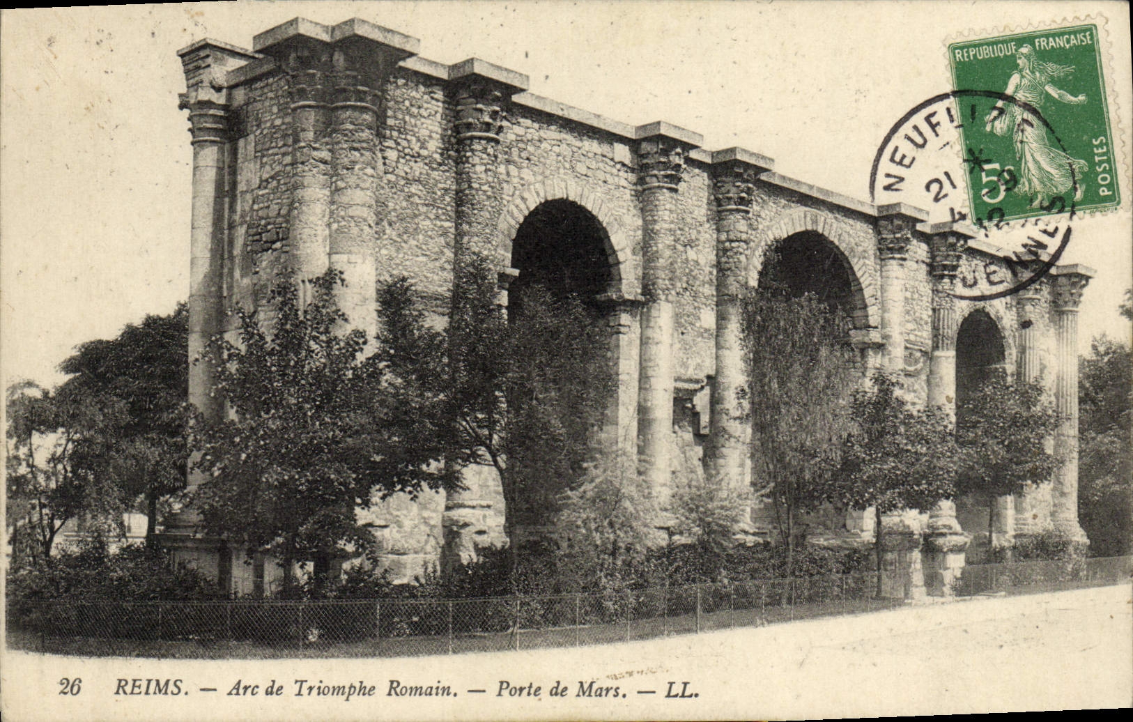VINTAGE POSTCARD Rheims Arc de Triomphe Romain Carries Mars