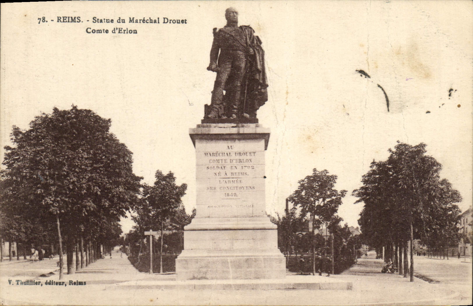 CPA Reims Statue du Marechal Drouet 