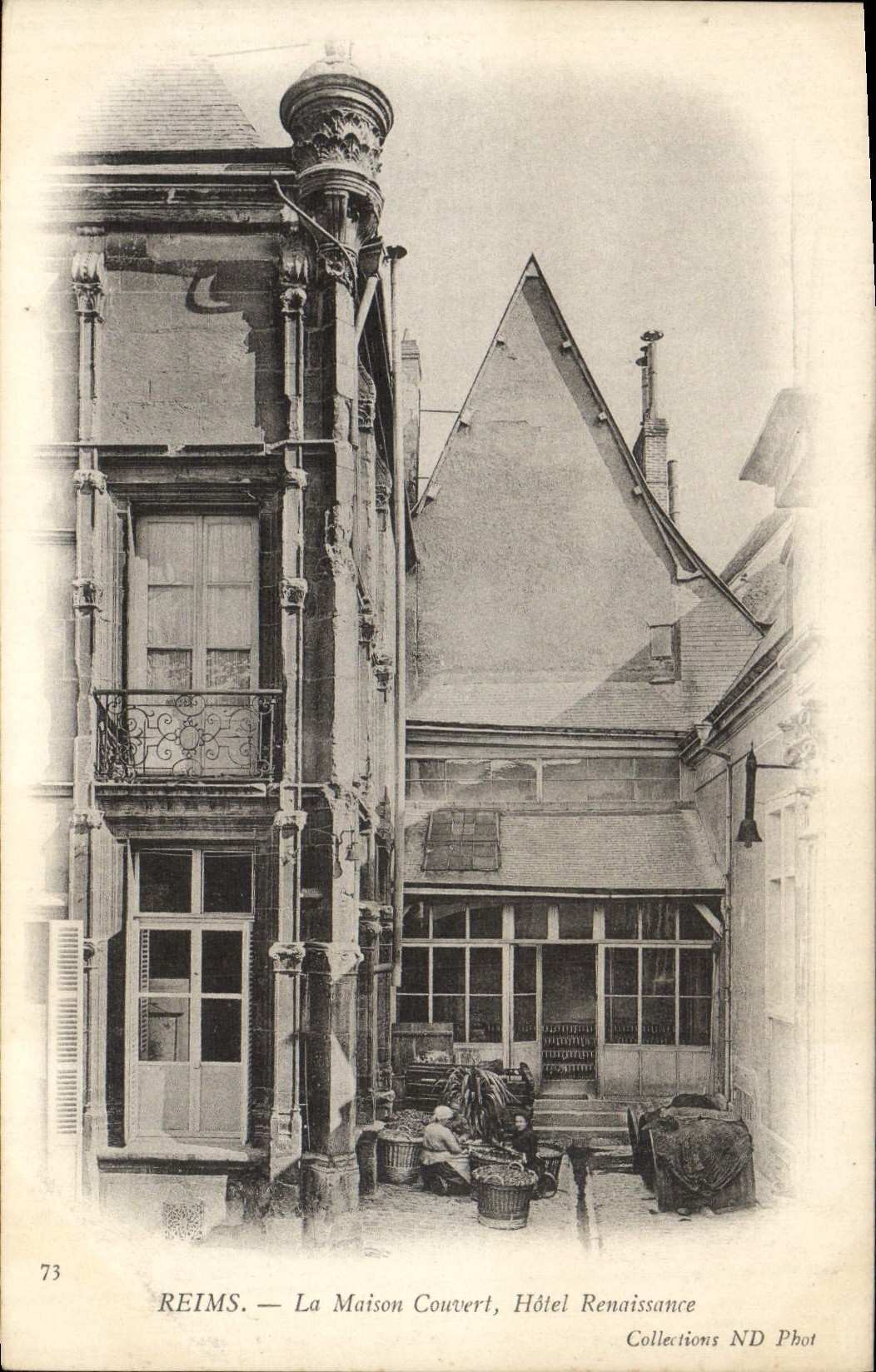 CPA Reims La Maison Couvert Hotel Renaissance (bonne animation)