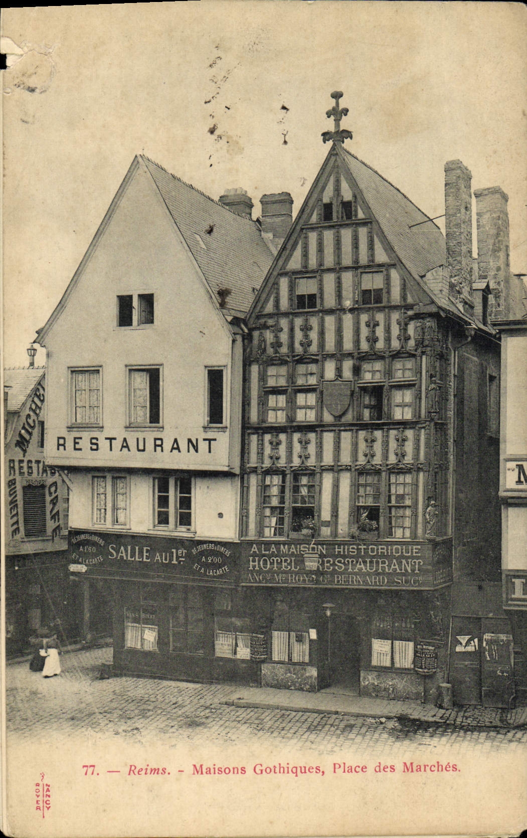 CPA Reims Maisons Gothiques Place des Marches Restaurant