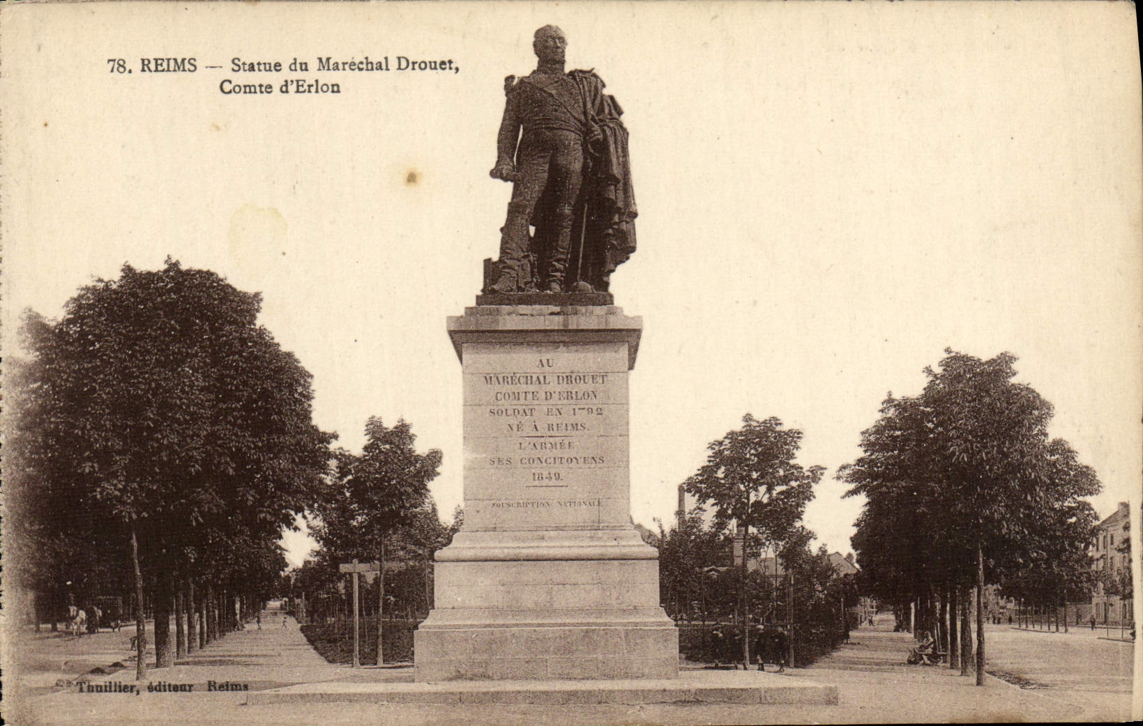CPA Reims Statue du Marechal Drouet Comte d'Erlon