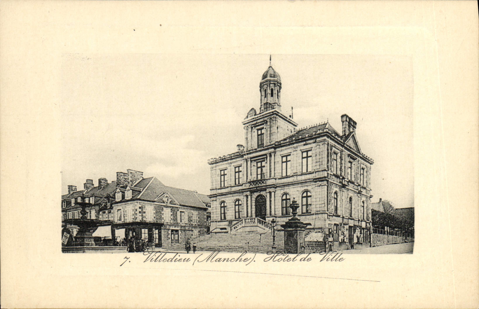 CPA Villedieu L'hotel de ville
