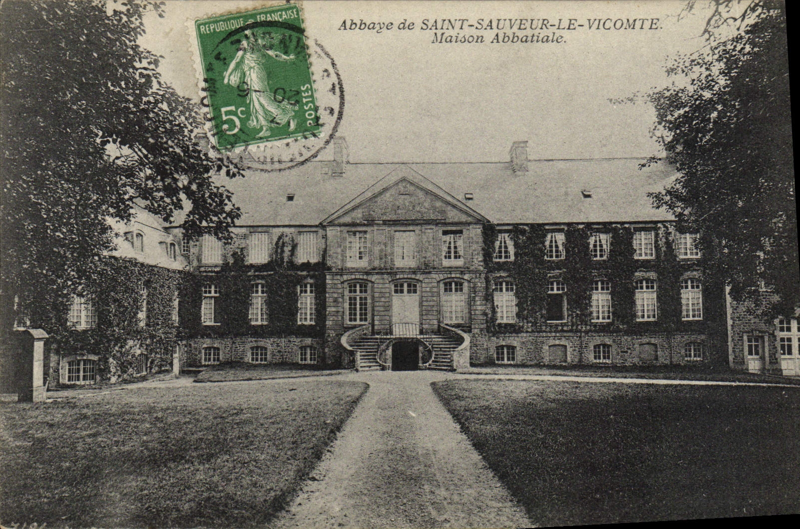 CPA Abbaye de Saint Sauveur Le Vicomte Maison Abbatiale